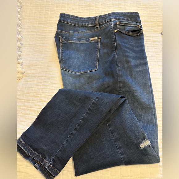 WHBM Skinny Leg Dark distressed denim. Size 12R - Picture 6 of 16